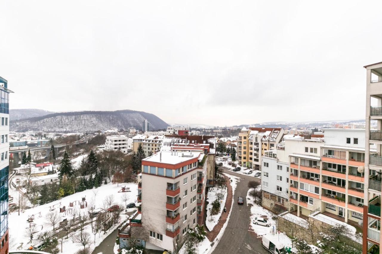 Alure Residences 3 & 24H Self Check-In, Parking In The Garage In The Apartment Building Included, New Building, Terrace, Green Location With A Forest Park With A Lake, Children'S Playground Banska Bystrica Luaran gambar