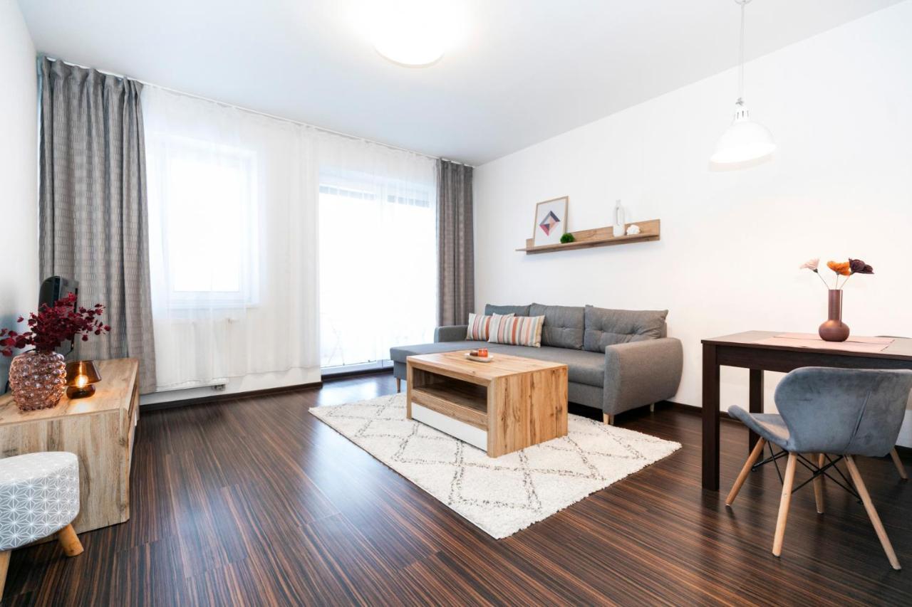 Alure Residences 3 & 24H Self Check-In, Parking In The Garage In The Apartment Building Included, New Building, Terrace, Green Location With A Forest Park With A Lake, Children'S Playground Banska Bystrica Luaran gambar